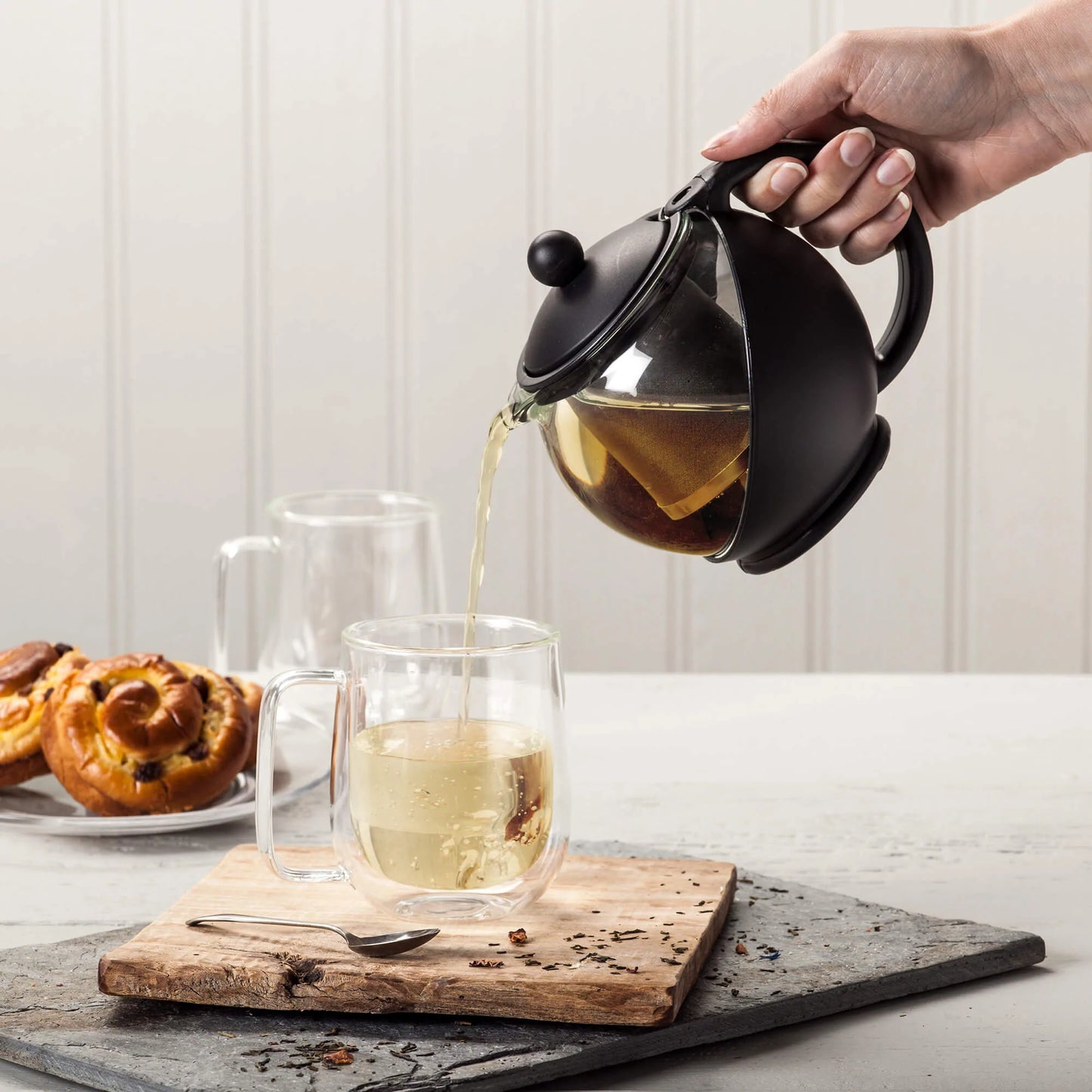 Tea pot with infuser